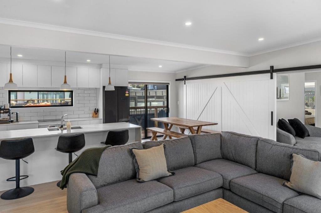 Recline On Leo Villa Waihi Exterior foto