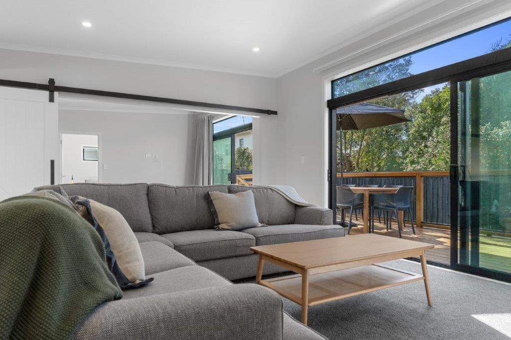 Recline On Leo Villa Waihi Exterior foto